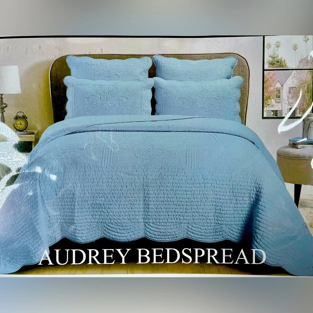 Hudson Jeans Blue Quilted Bedspread with Textured Design